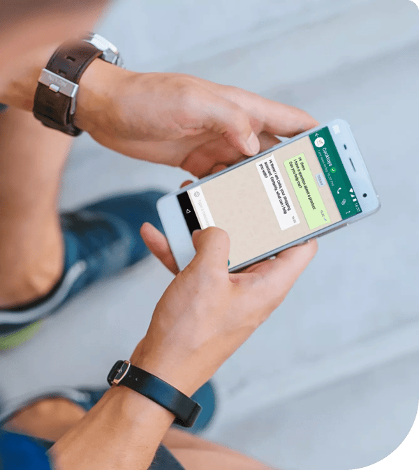 man has conversation with whatsapp intelligence aritficielle 