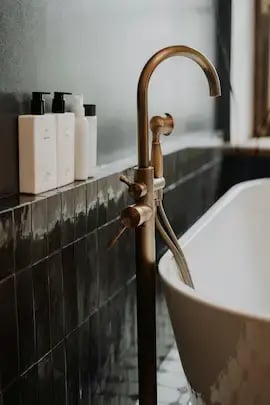 mademoiselle_bio