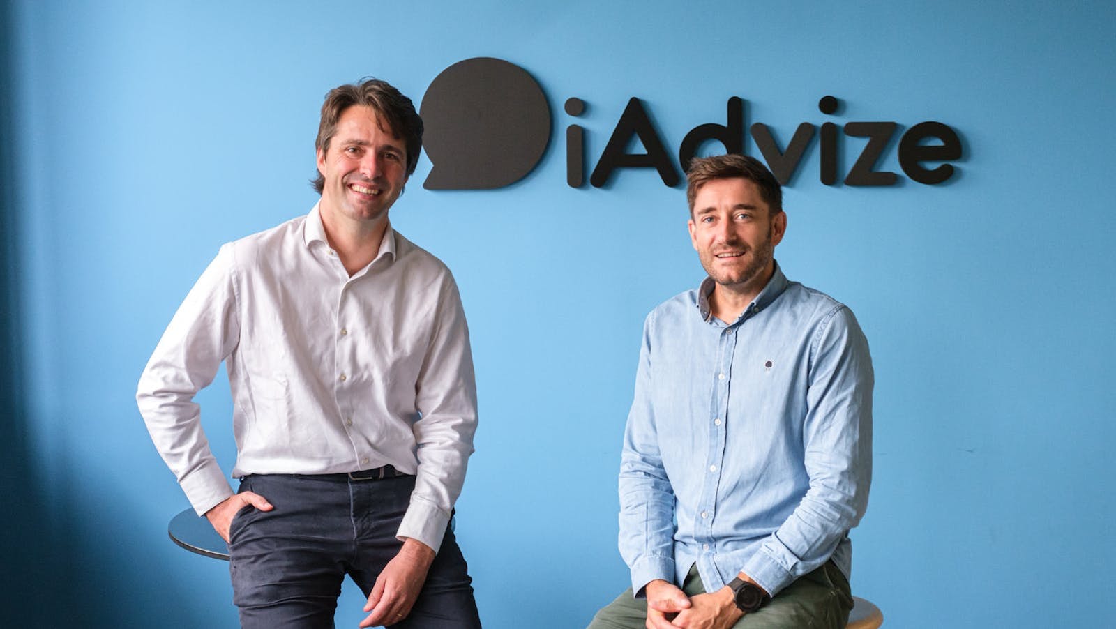 iAdvize acquiert Aploze : live shopping & commerce conversationnel